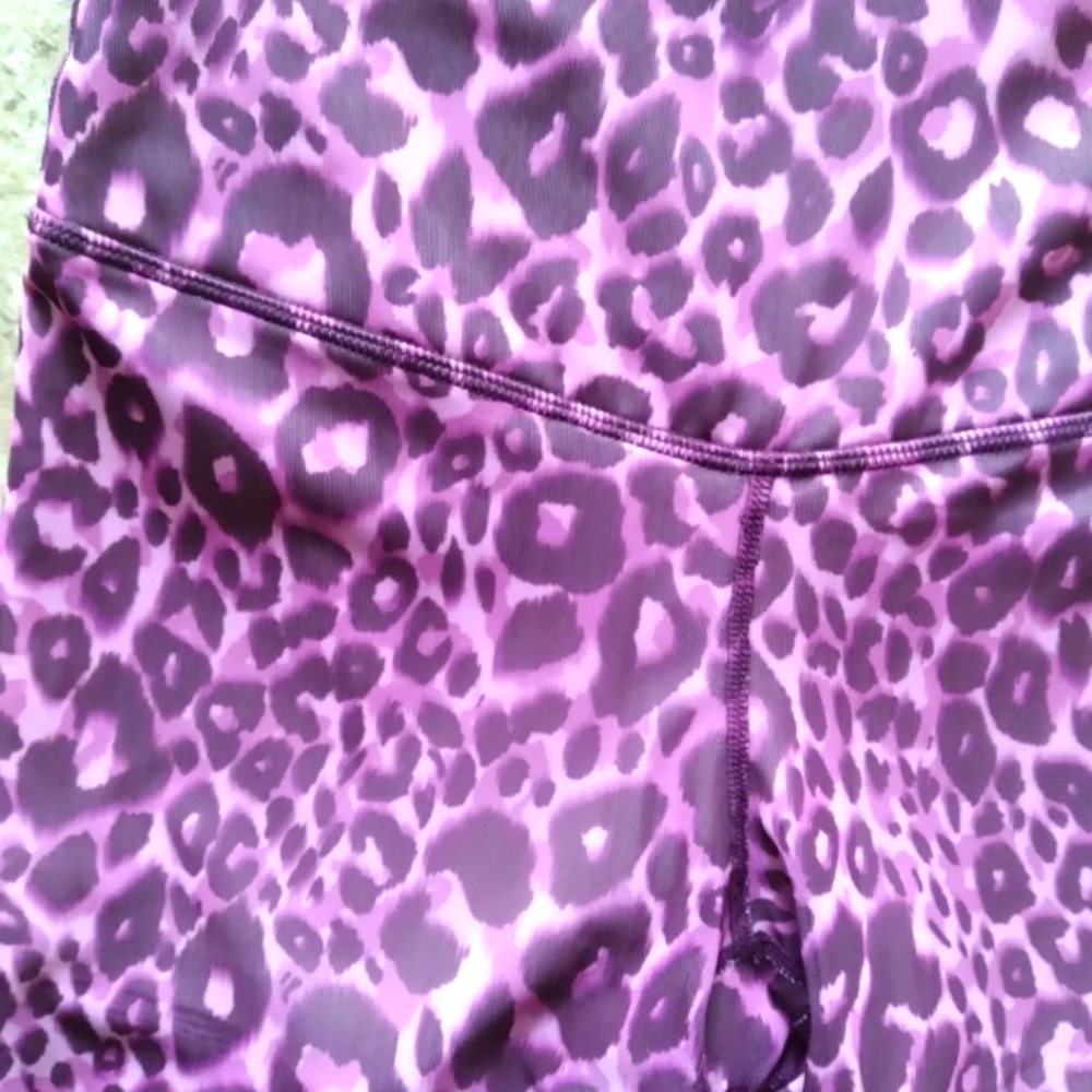 Fabletics High-Waisted Mesh PowerForm leggings, size XS - Picture 3 of 9
